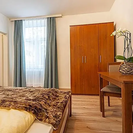 Bed & Breakfast Bristol 3*