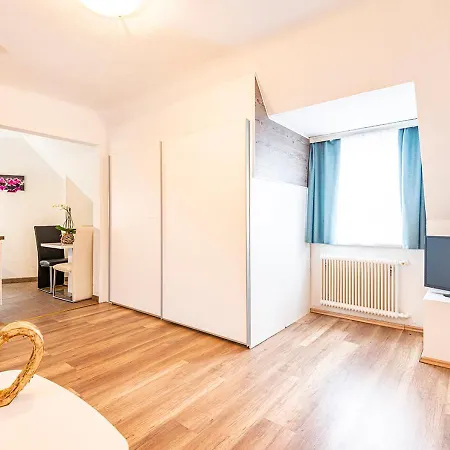 Bed and Breakfast Bristol 3*